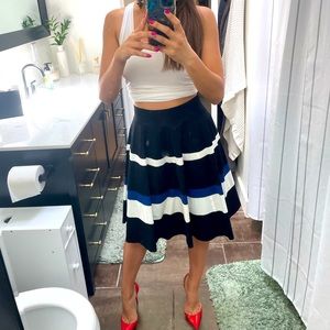 NWOT Amanda + Chelsea skirt size 0. ❤️✨